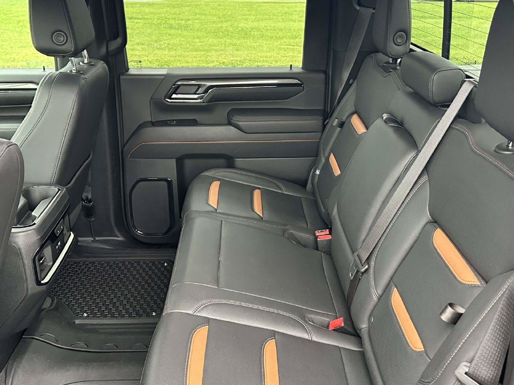 Used 2024 GMC Sierra 2500 AT4 w/ AT4 Premium Plus Package AWD/4WD image 13