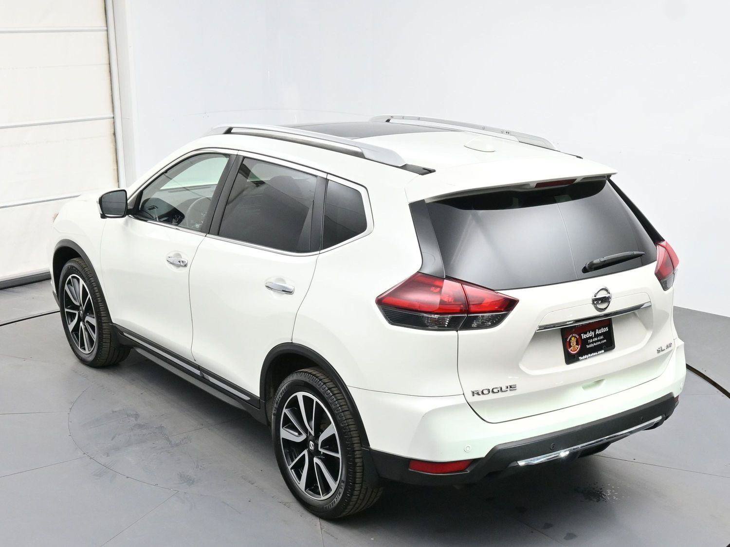 Used 2019 Nissan Rogue SL w/ Premium Package AWD/4WD image 32