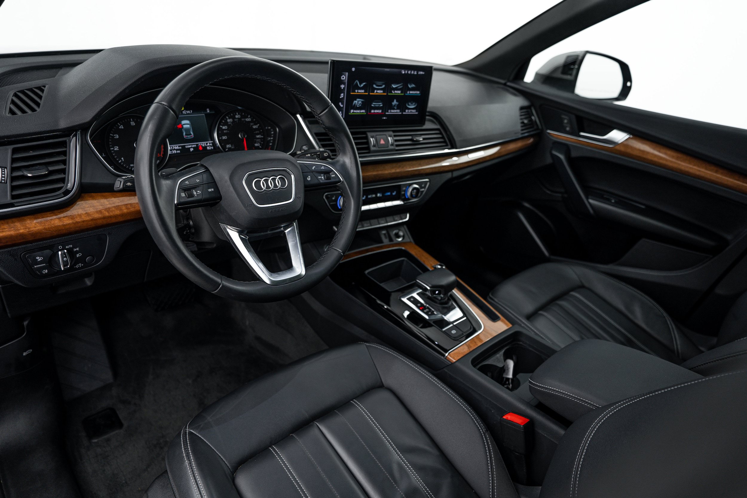 Certified 2023 Audi Q5 2.0T Premium w/ Convenience Package AWD/4WD image 10
