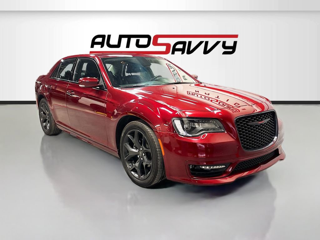 Used 2022 Chrysler 300 Touring L image 1