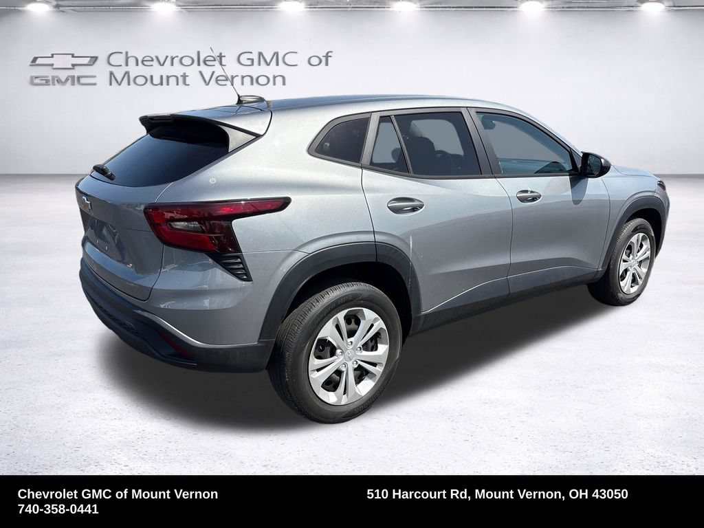 Used 2024 Chevrolet Trax LS w/ Driver Confidence Package FWD image 5