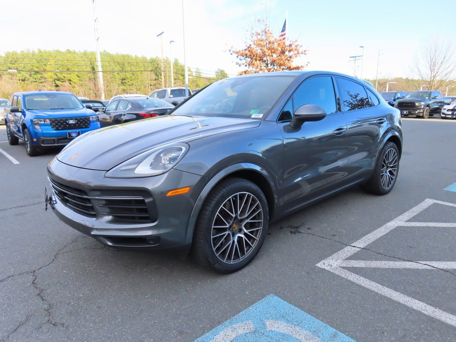 Used 2021 Porsche Cayenne Coupe image 3