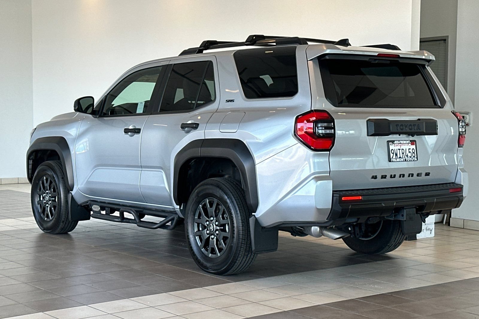 Certified 2025 Toyota 4Runner SR5 AWD/4WD image 6