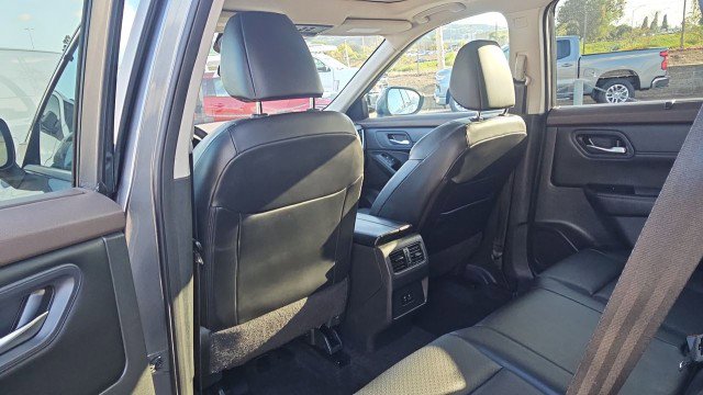 Used 2023 Nissan Rogue SV w/ SV Premium B Package FWD image 21