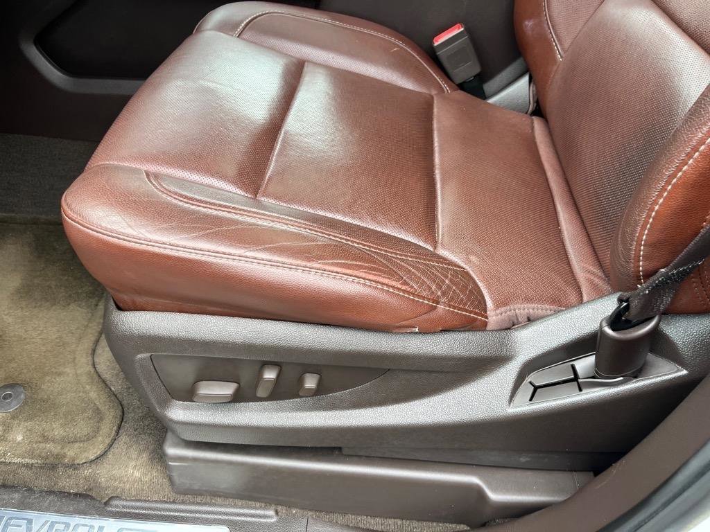 Used 2016 Chevrolet Suburban LTZ image 6