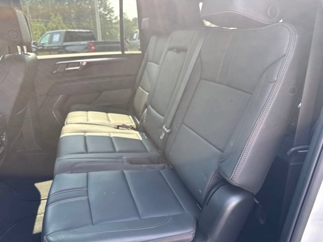 Used 2026 Chevrolet Suburban RST AWD/4WD image 14