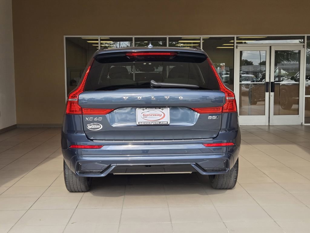 Used 2024 Volvo XC60 B5 Plus AWD/4WD image 5