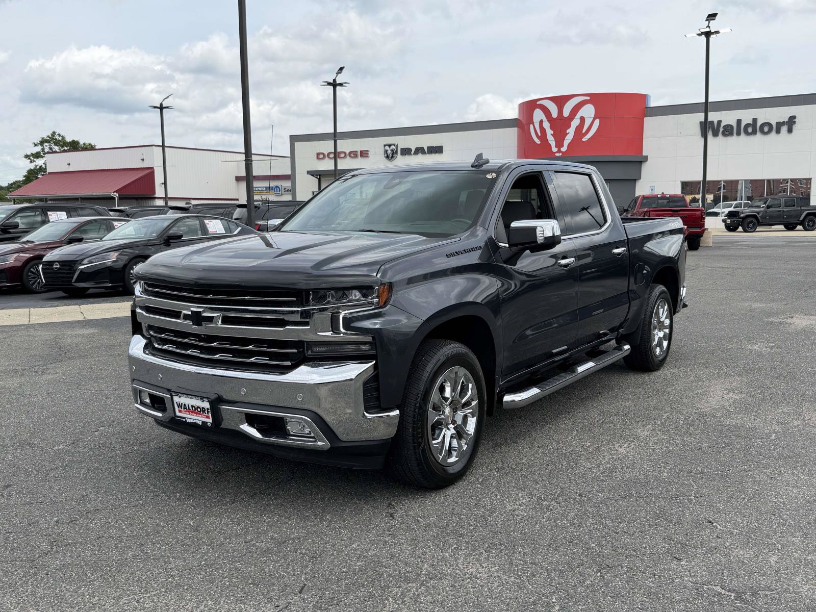 Used 2021 Chevrolet Silverado 1500 LTZ w/ LTZ Premium Package AWD/4WD image 6