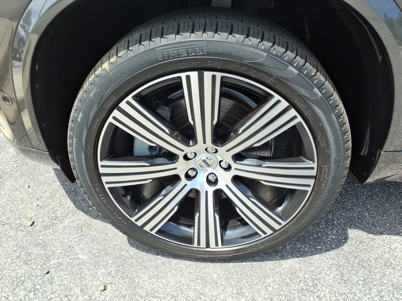 Used 2024 Volvo XC90 T8 Plus w/ Protection Package Premier AWD/4WD image 11