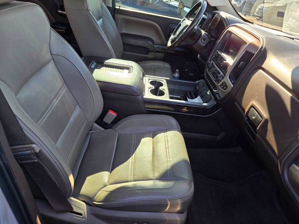 Used 2016 GMC Sierra 2500 Denali w/ Duramax Plus Package image 4