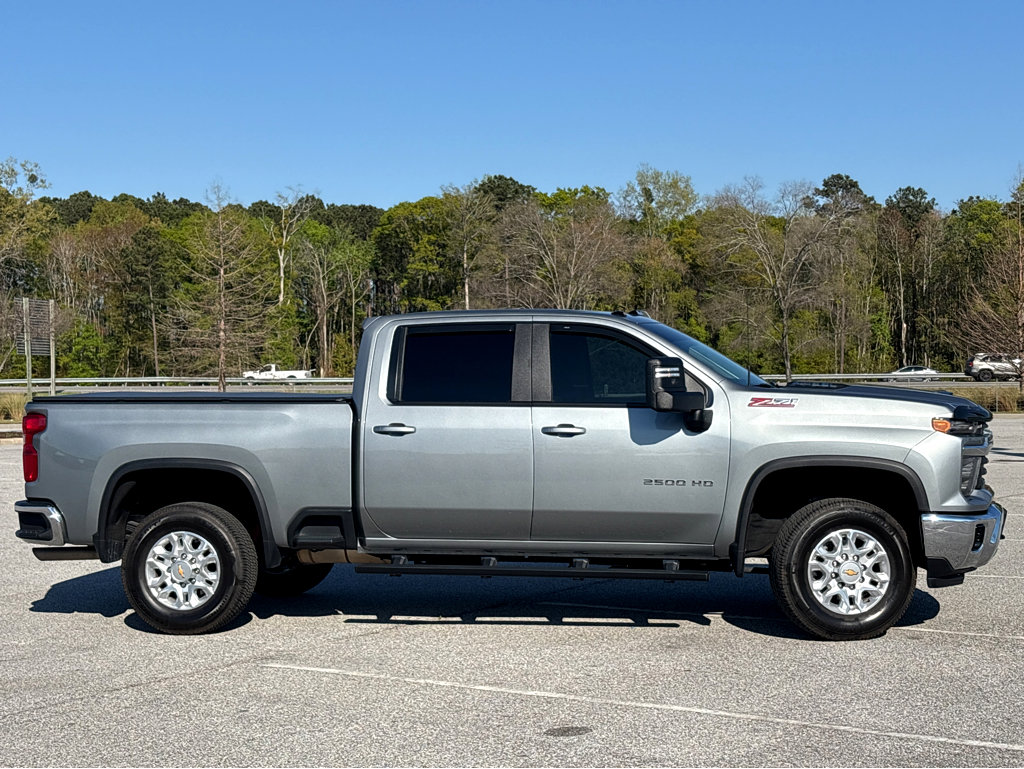 Used 2024 Chevrolet Silverado 2500 LT w/ Convenience Package image 23