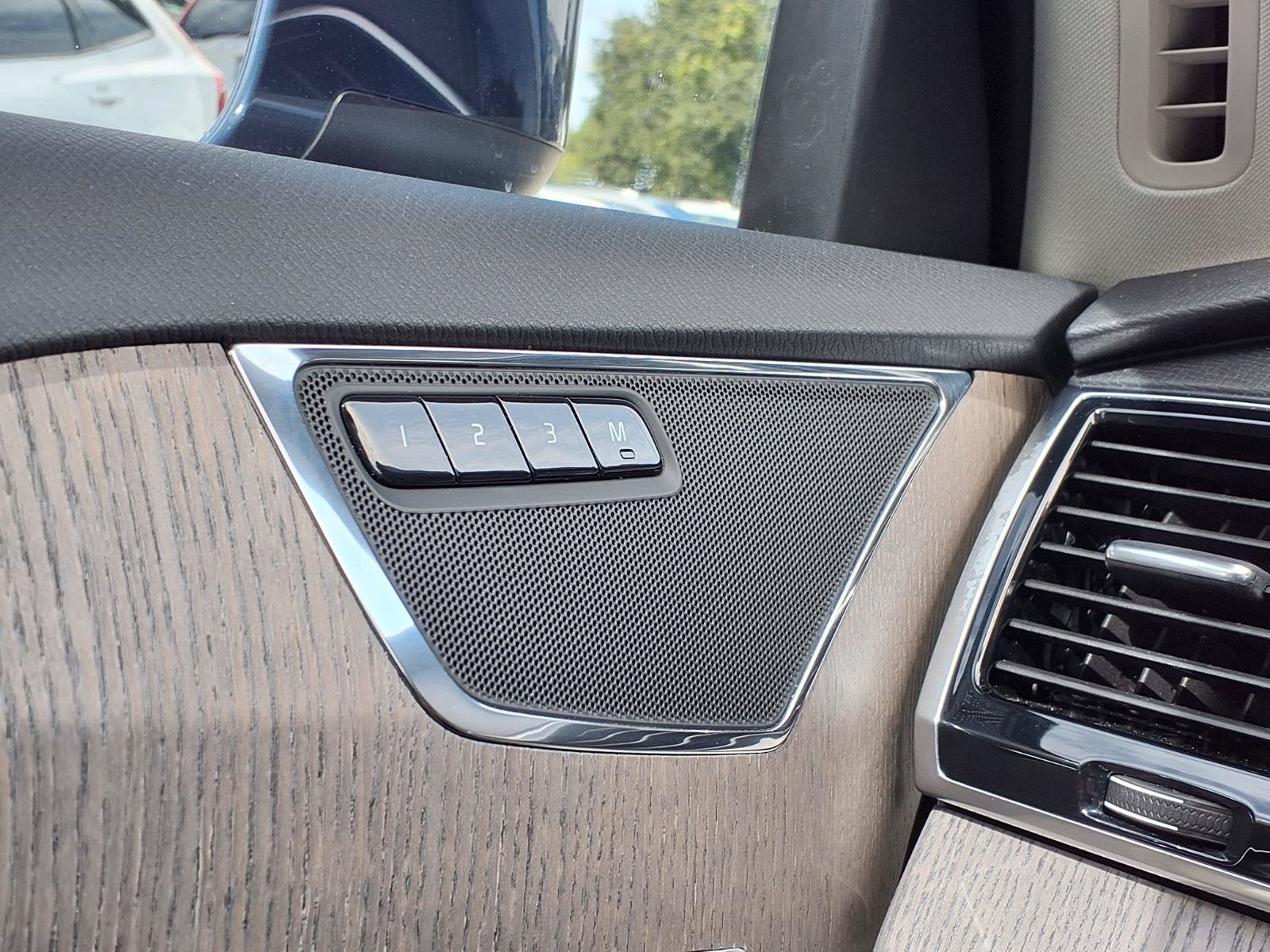 Certified 2023 Volvo XC90 B6 Plus AWD/4WD image 32