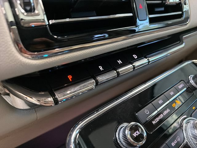 Used 2019 Lincoln Navigator Reserve AWD/4WD image 25