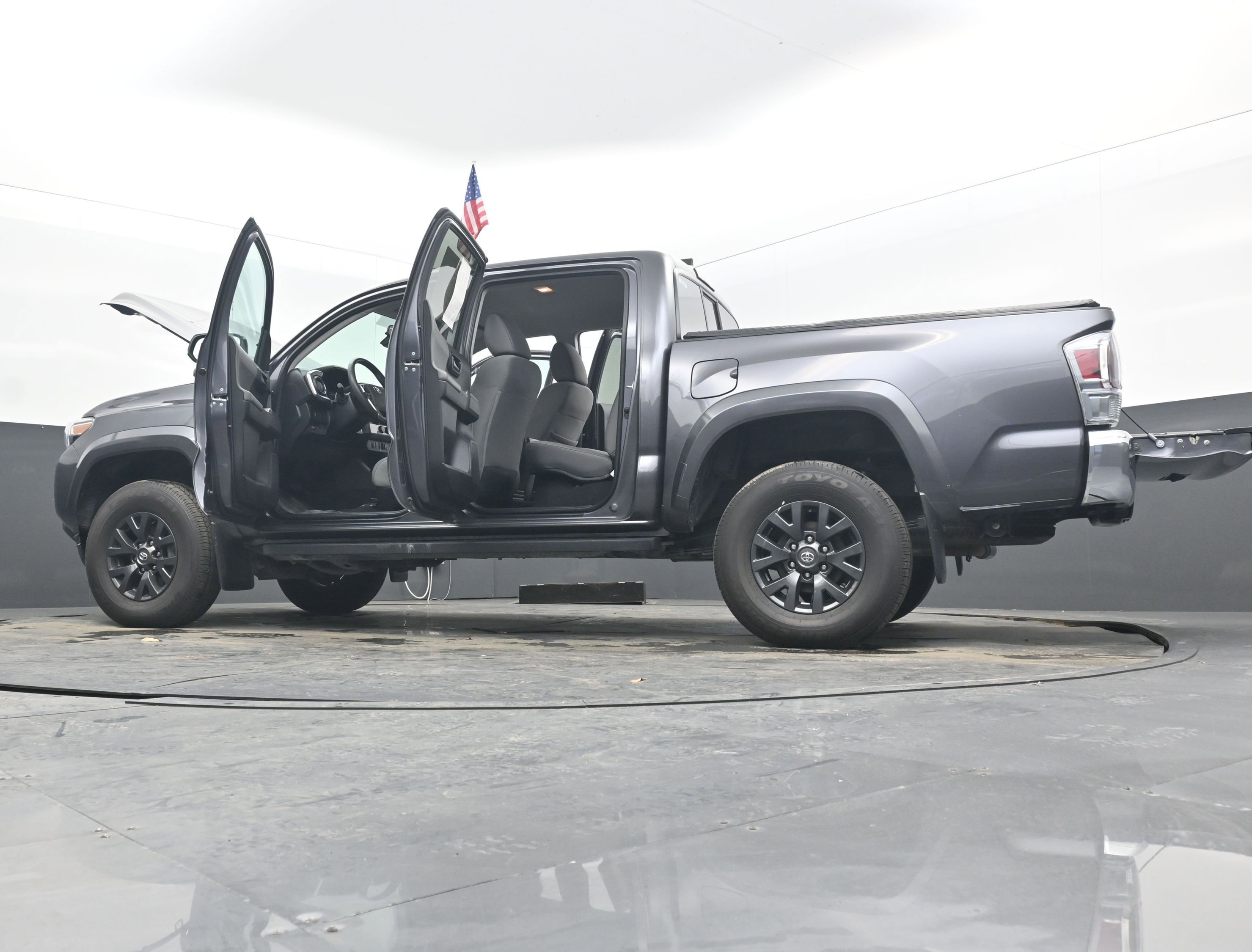 Used 2022 Toyota Tacoma SR5 w/ SR5 Appearance Package (SM) image 42