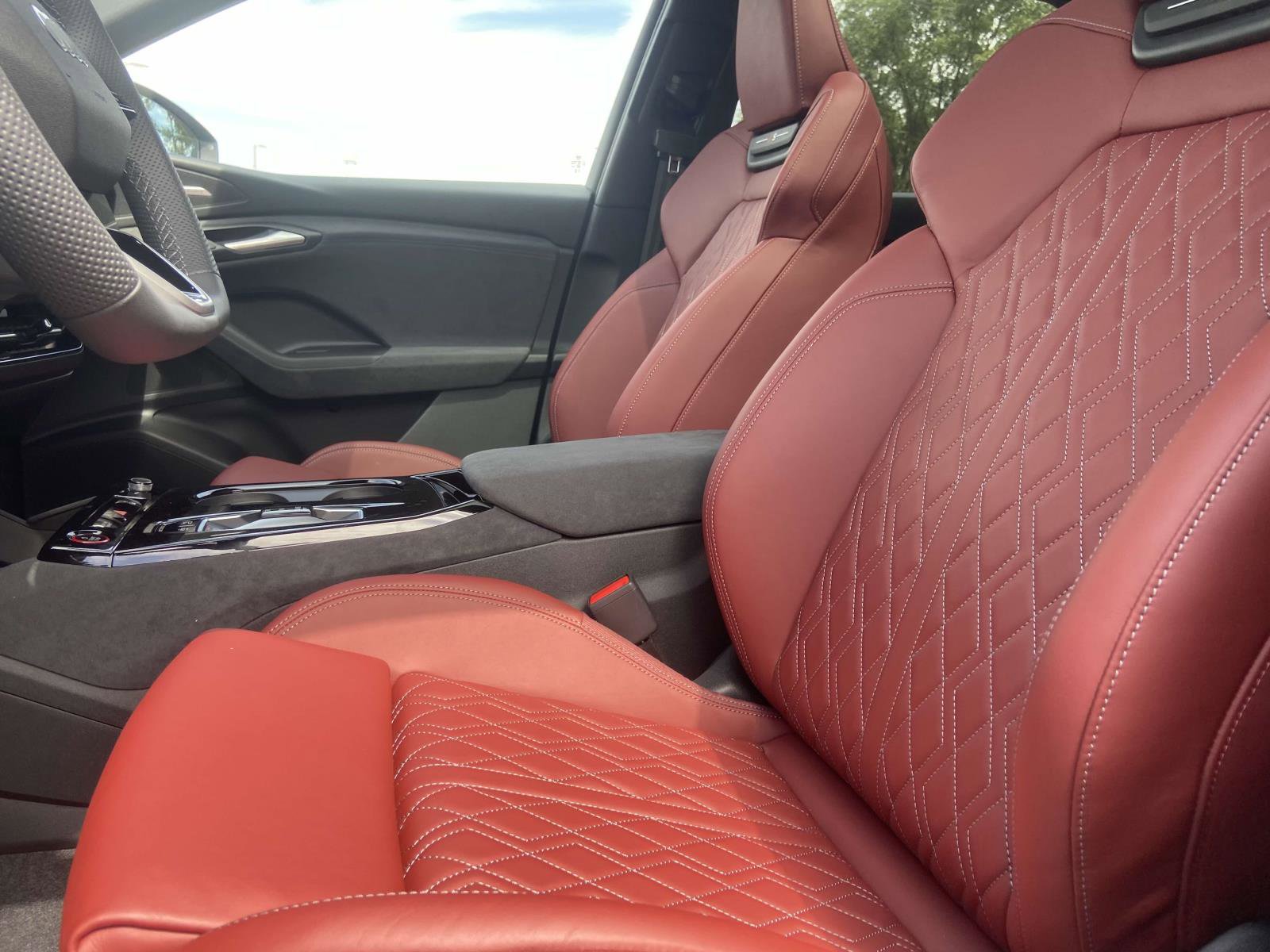 New 2025 Audi SQ6 e-tron Premium Plus image 17