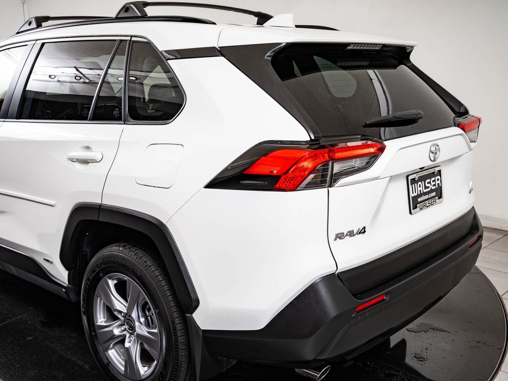Used 2025 Toyota RAV4 LE AWD/4WD image 18