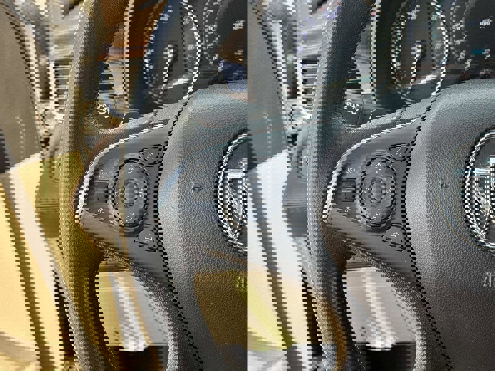 Used 2017 Buick LaCrosse Premium w/ Driver Confidence Package #2 image 29