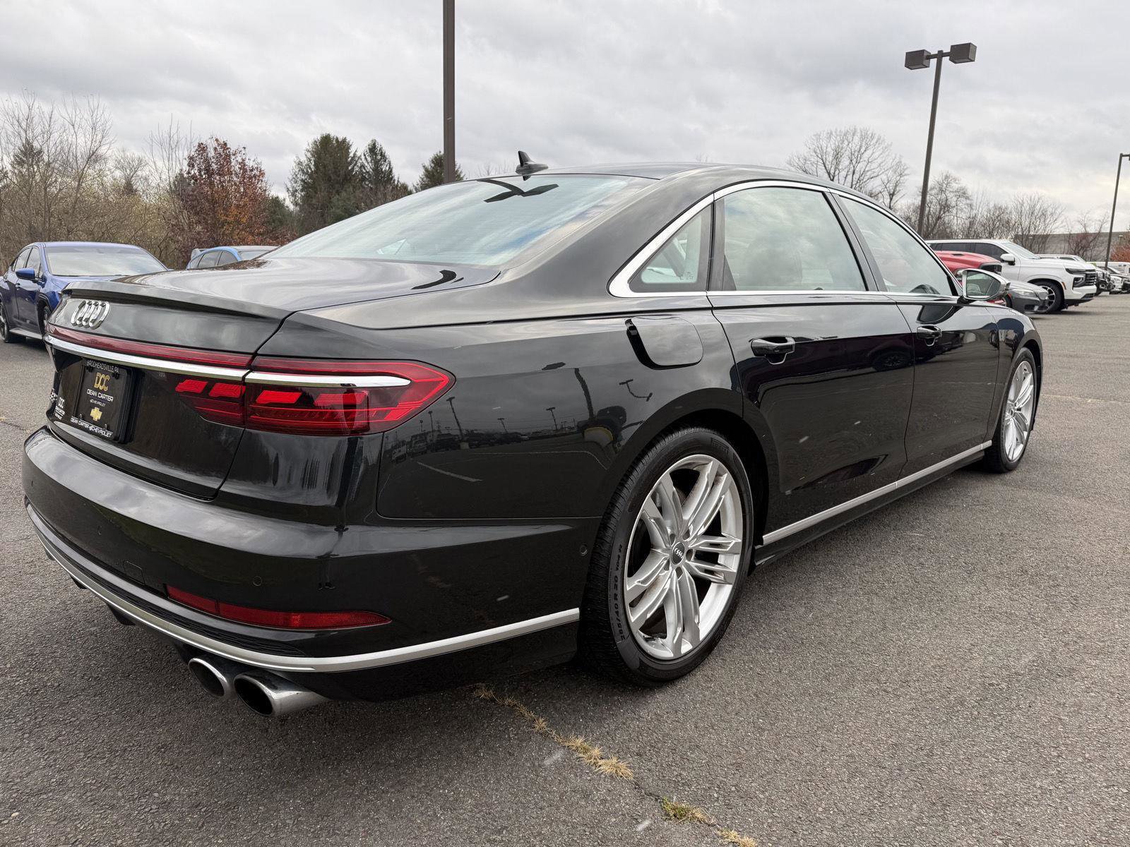 Used 2020 Audi S8 L w/ S8 Executive Package image 8