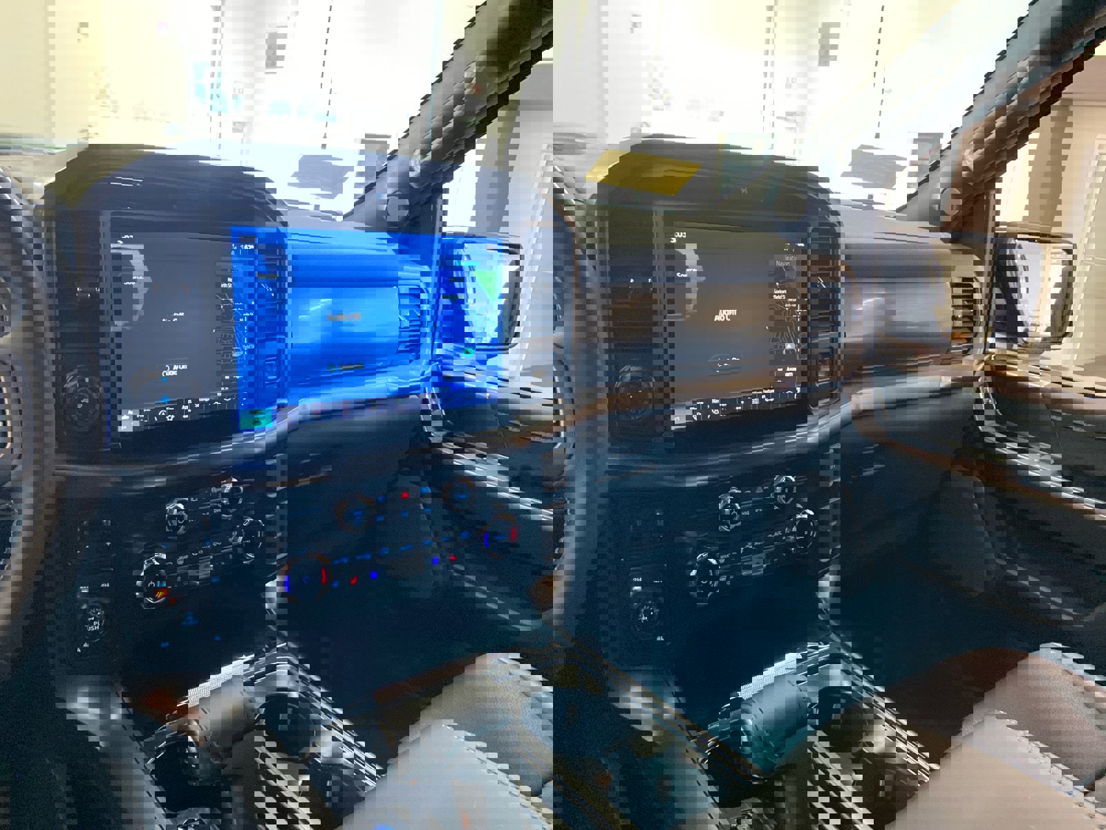 New 2025 Ford F150 Lariat w/ Equipment Group 501A Mid image 13