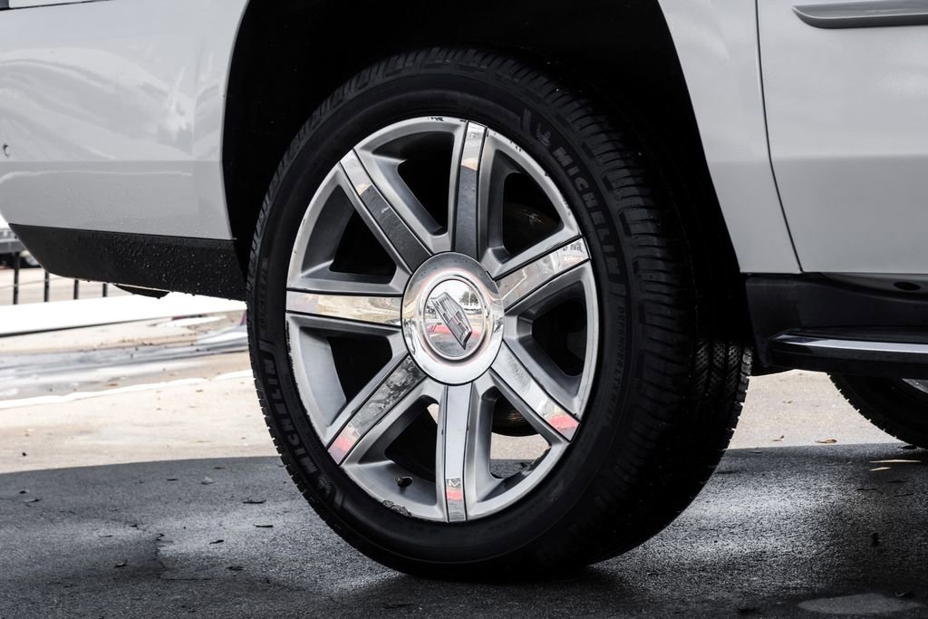 Used 2020 Cadillac Escalade ESV Premium Luxury image 61