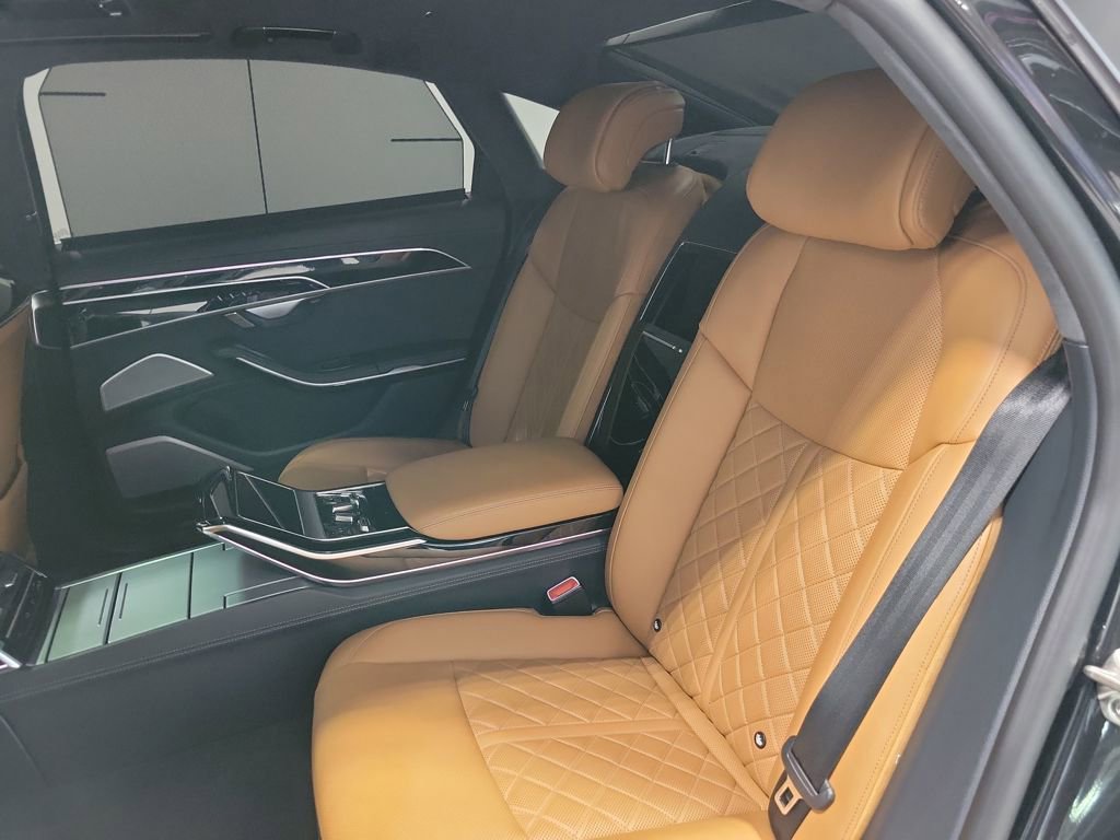 Used 2022 Audi S8 image 31