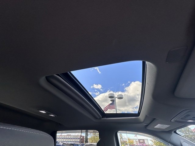 Used 2021 GMC Sierra 2500 SLT w/ SLT Preferred Package image 17