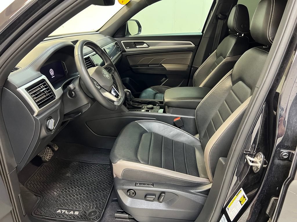 Used 2021 Volkswagen Atlas Cross Sport SEL Premium AWD/4WD image 15