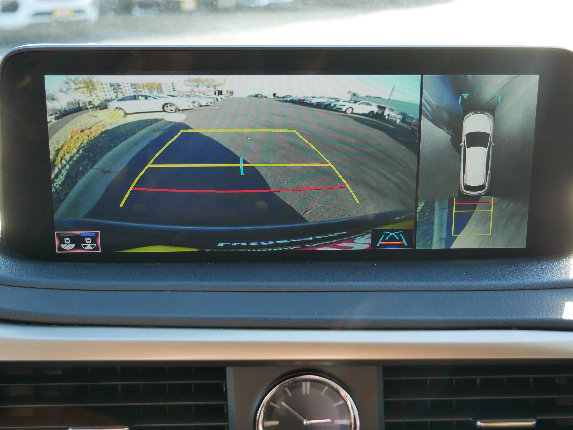 Used 2022 Lexus RX 450h AWD w/ Premium Package image 29