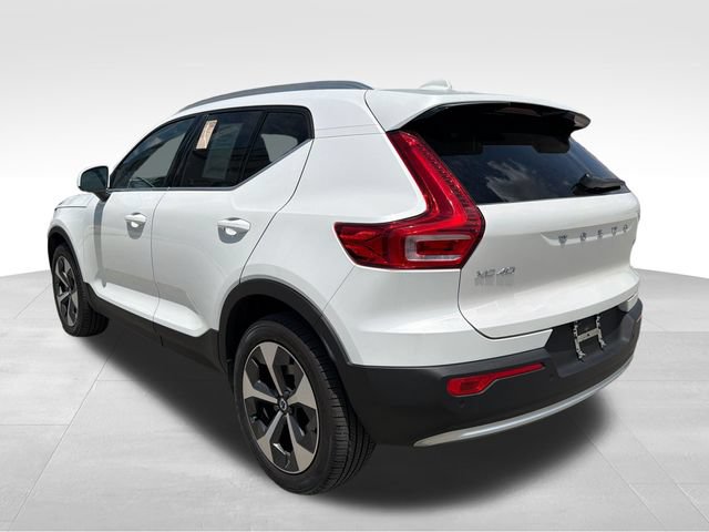 Used 2023 Volvo XC40 B5 Plus w/ Protection Package Premier AWD/4WD image 7