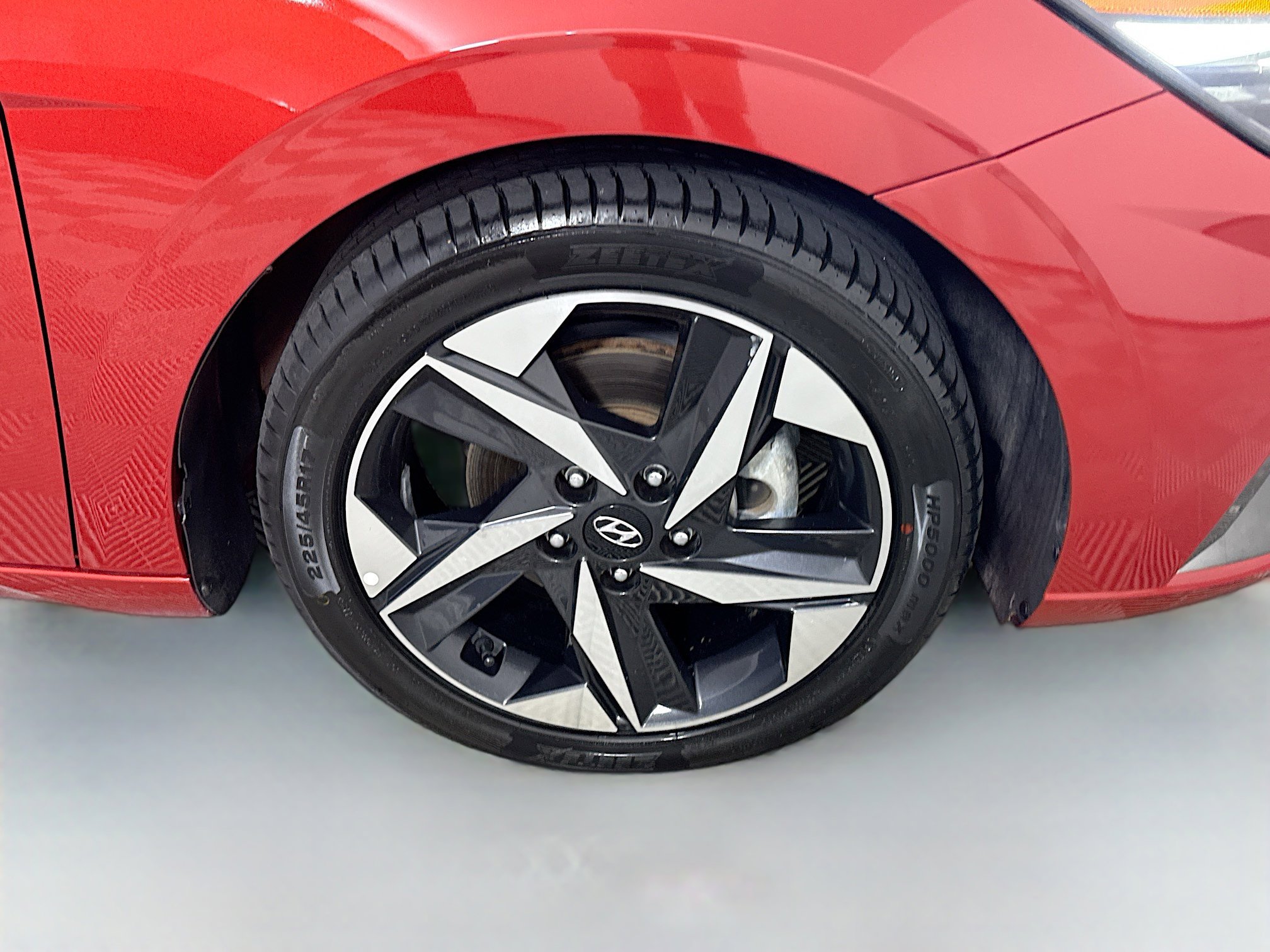 Used 2021 Hyundai Elantra Limited image 32