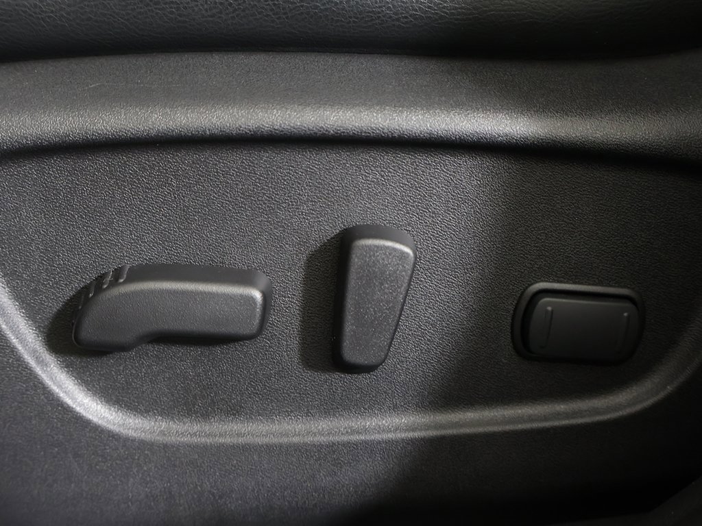 Used 2022 Nissan Rogue Sport SV w/ Technology Package image 32