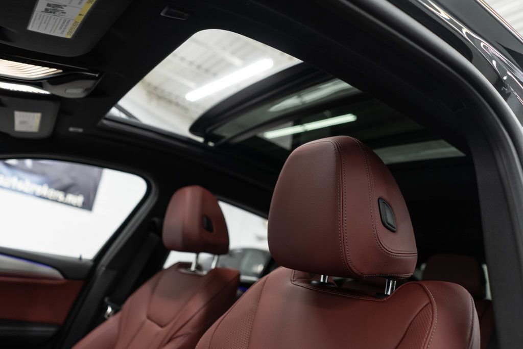 Used 2025 BMW X4 xDrive30i w/ Premium Package image 11