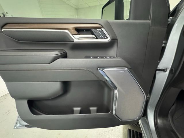 Used 2025 Chevrolet Silverado 2500 High Country w/ Technology Package image 13