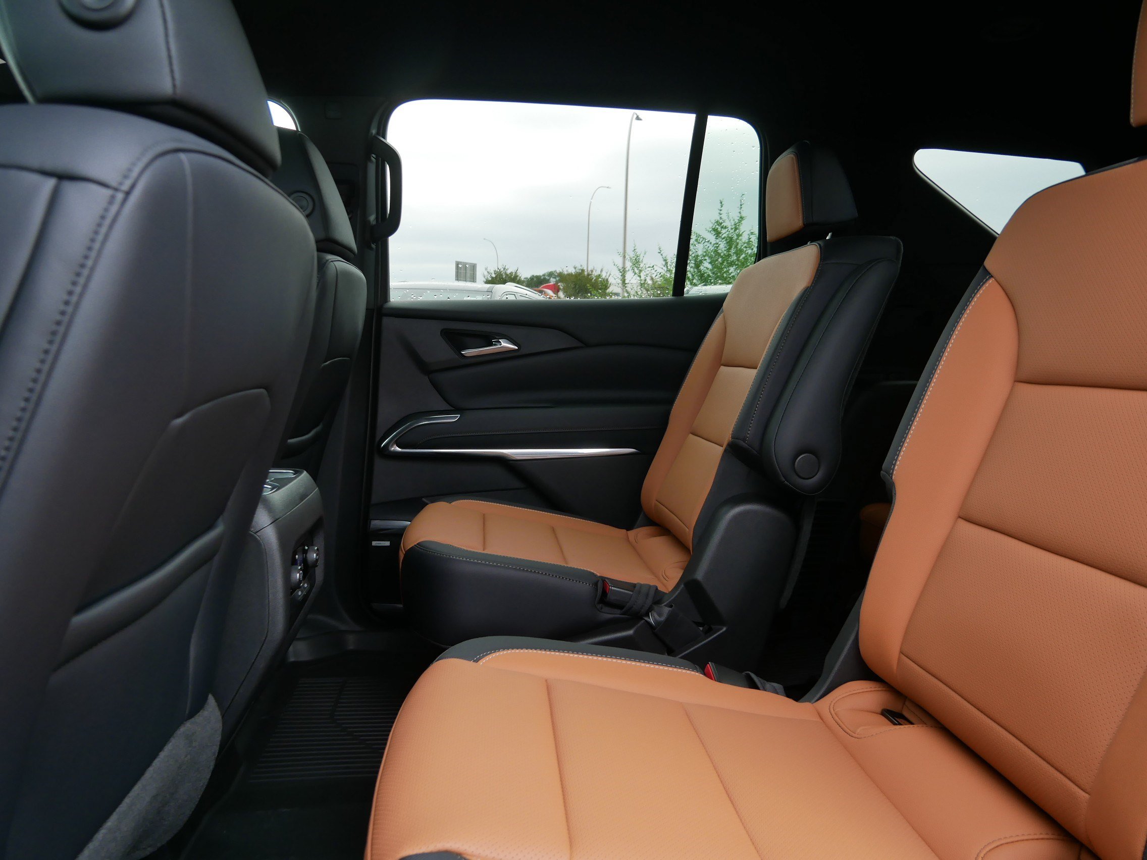 New 2027 Chevrolet Traverse Z71 w/ Enhanced Driving Package AWD/4WD image 5