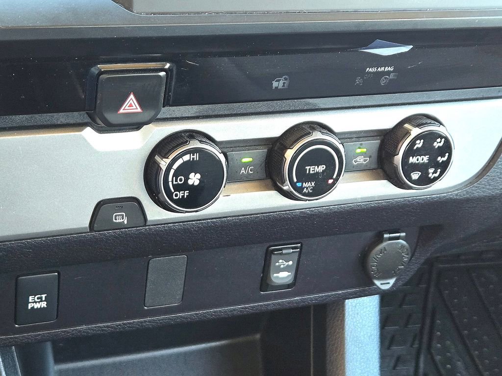 Used 2018 Toyota Tacoma SR w/ SR Convenience Package image 17