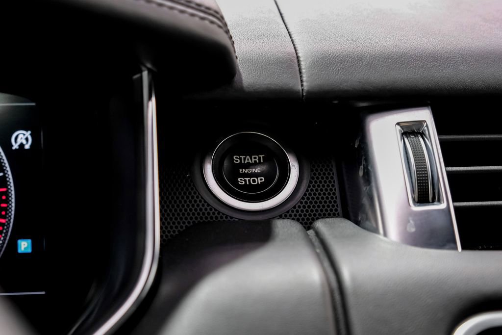 Used 2018 Land Rover Range Rover Sport SVR image 19