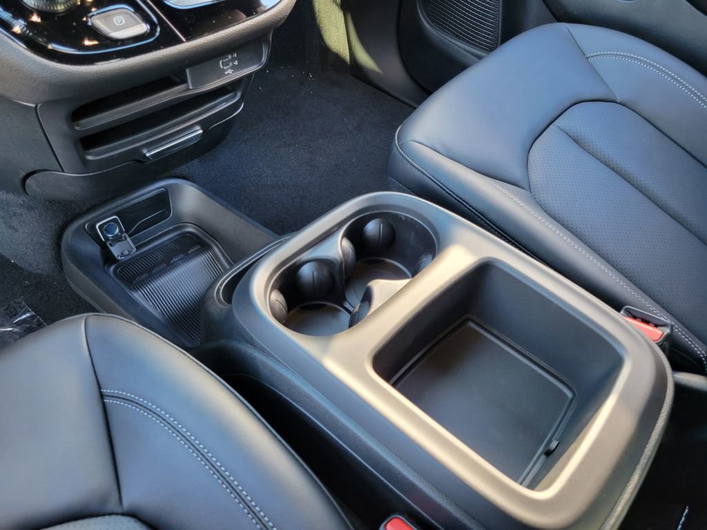 New 2026 Chrysler Pacifica Select FWD image 14