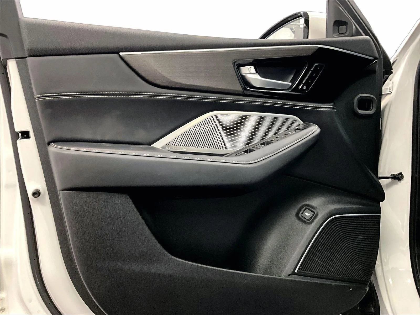 Used 2022 Acura MDX SH-AWD w/ Advance Package image 22