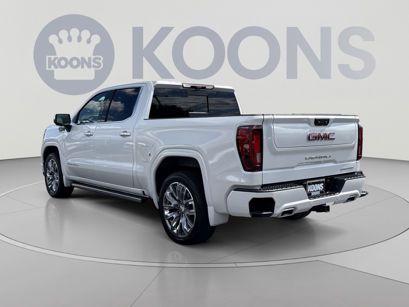 Used 2024 GMC Sierra 1500 Denali AWD/4WD image 4