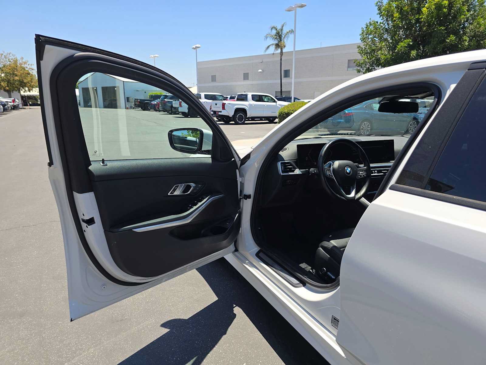 Used 2023 BMW 330i xDrive Sedan w/ Driving Assistance Package AWD/4WD image 21
