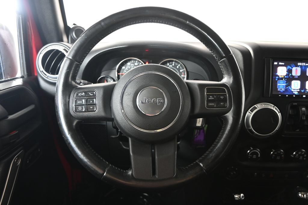 Used 2012 Jeep Wrangler Unlimited Rubicon w/ Connectivity Group AWD/4WD image 33