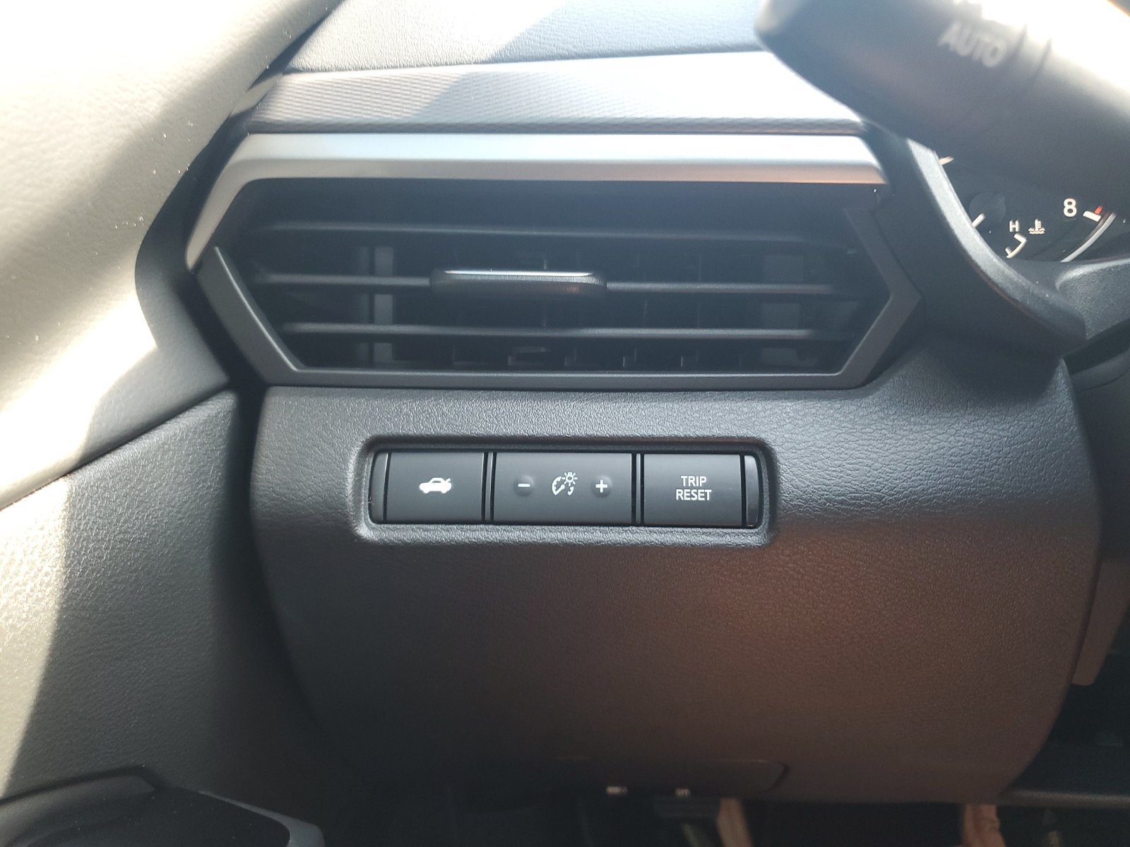 Used 2024 Nissan Altima 2.5 SR FWD image 30