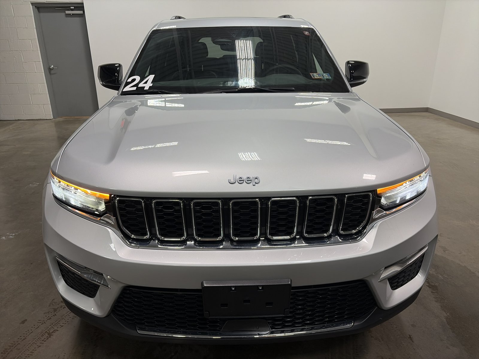 Used 2024 Jeep Grand Cherokee Limited 4xe AWD/4WD image 40