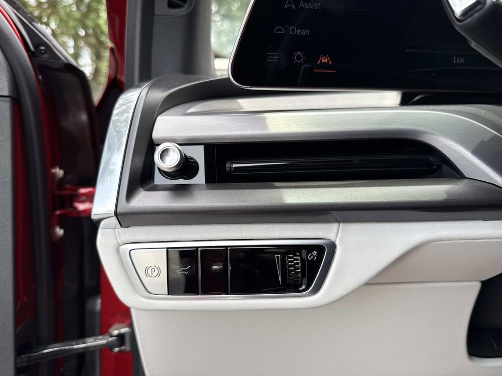 New 2026 Cadillac Vistiq Sport image 34