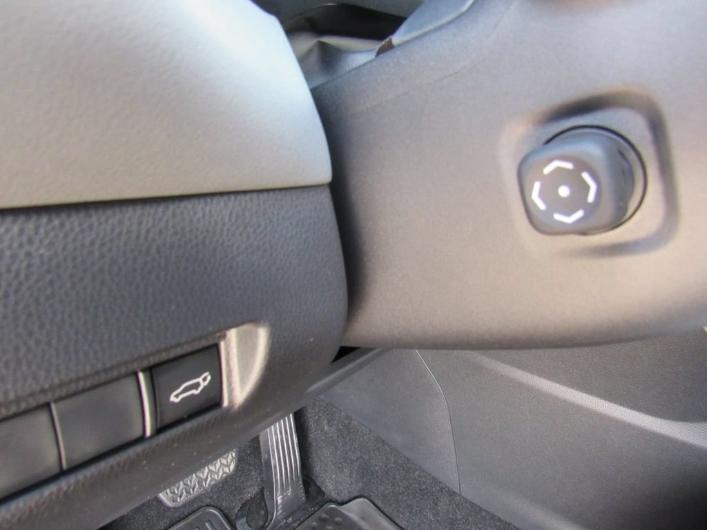 Used 2024 Toyota Venza XLE AWD/4WD image 14