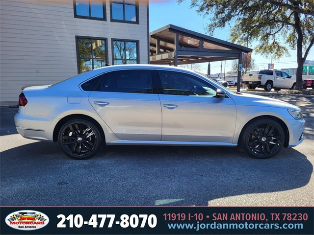 Used 2018 Volkswagen Passat 2.0T SE image 6