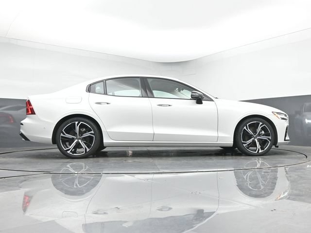 Used 2025 Volvo S60 B5 Plus FWD image 42