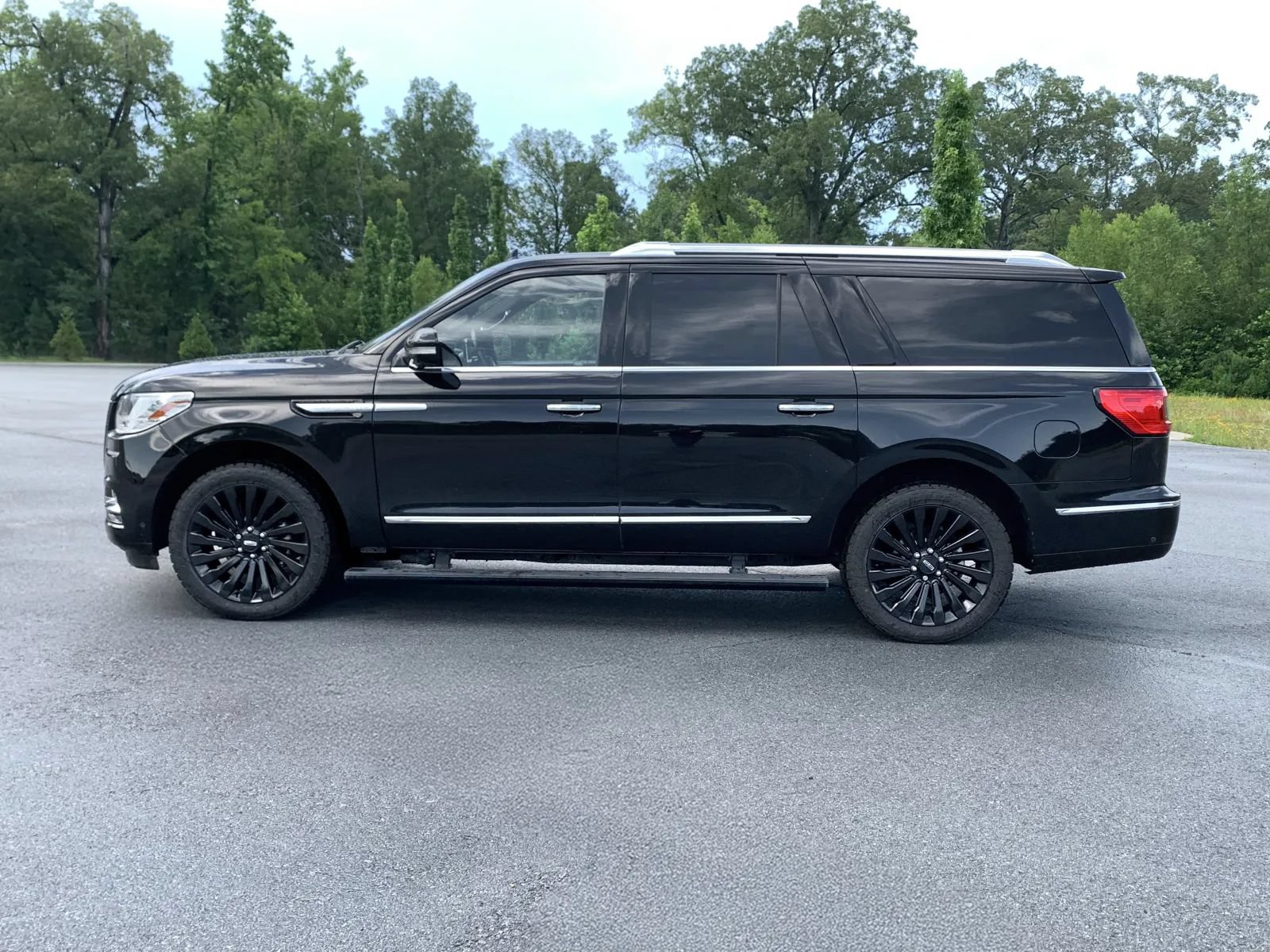 Used 2018 Lincoln Navigator L Reserve w/ Technology Package AWD/4WD image 4