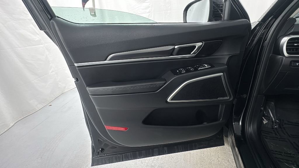 Used 2025 Kia Telluride S image 20