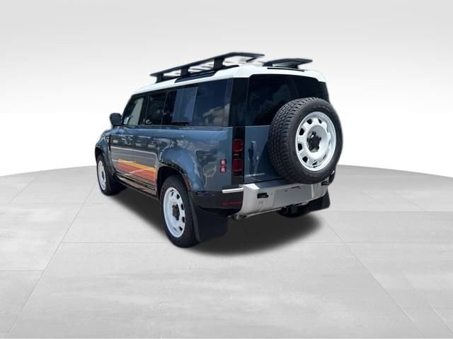 New 2025 Land Rover Defender 110 S image 3